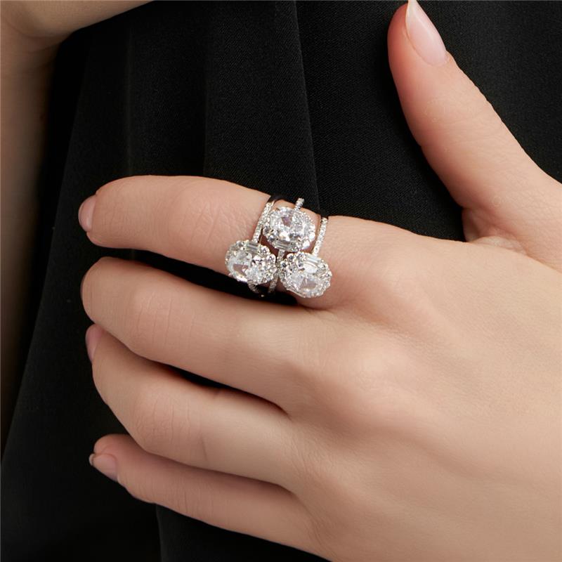 Anel com Cristal Oval e Contorno de Zircônias Prata Rodinada Prateado - Imagem 2