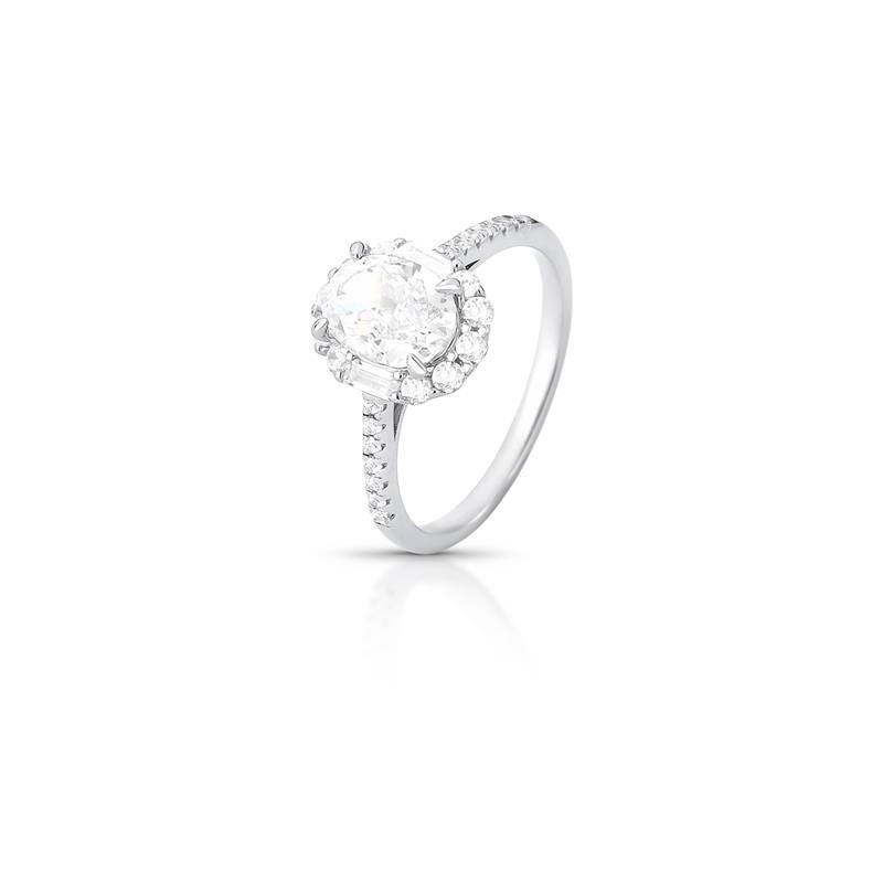 Anel com Cristal Oval e Contorno de Zircônias Prata Rodinada Prateado
