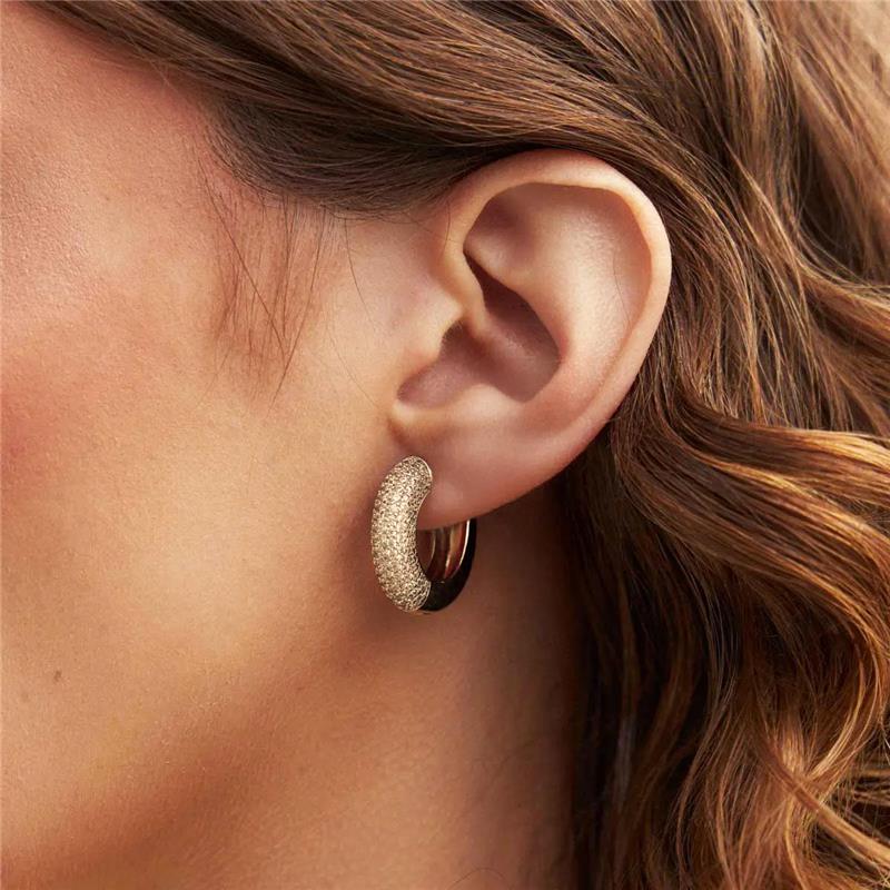 Argola Redonda Cravejada de Zircônias com Fecho Click - Imagem 2
