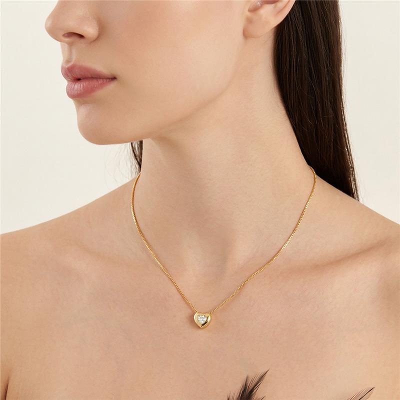 Colar com Pingente de Coração e Cristal Banhado a Ouro - Imagem 2