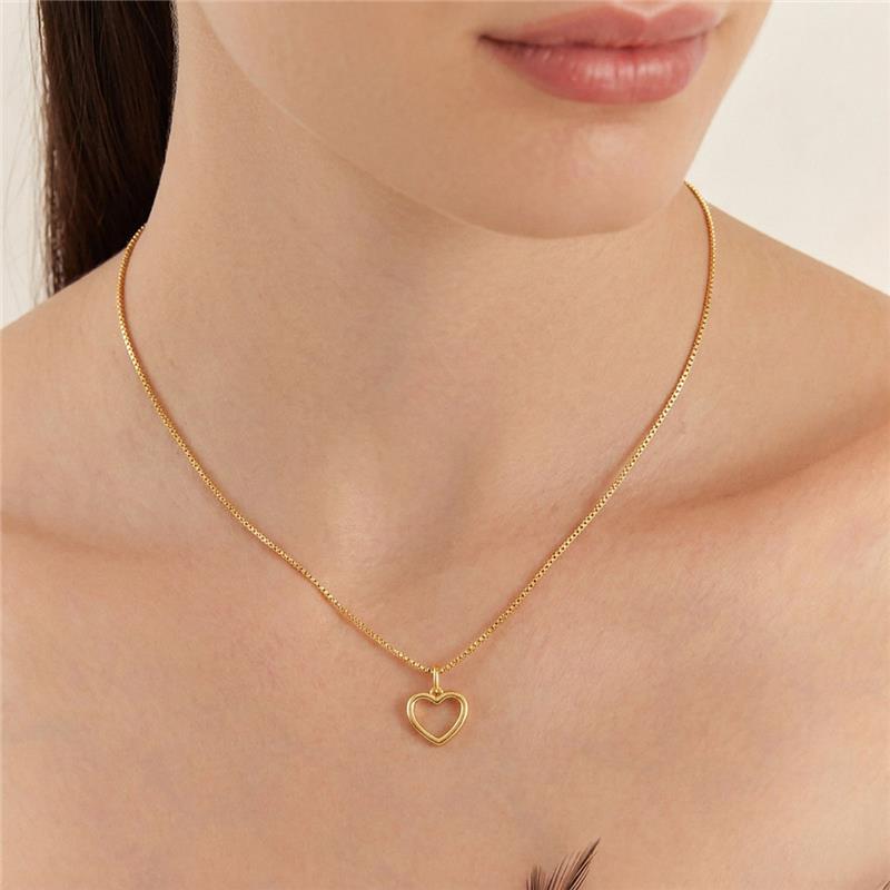 Corrente com Pingente de Coração Vazado e Liso Banhada a Ouro - Imagem 2