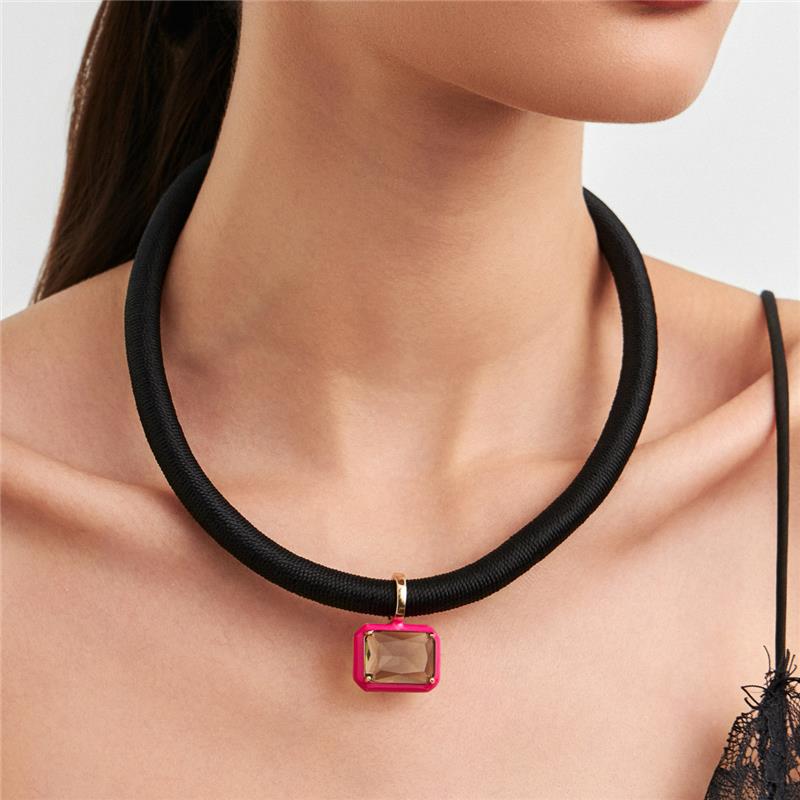 Pingente com Fecho Esmaltado e Cristal Retangular - Imagem 2
