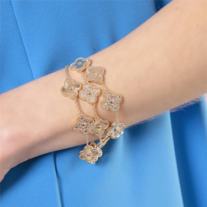Pulseira com Trevos Trabalhados e Zircônias - Imagem 2